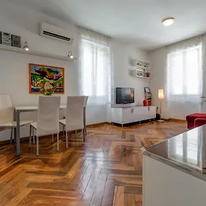  Apartment Lana
