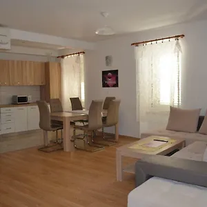 apartment-michael.primorje-gorskikotar.com/