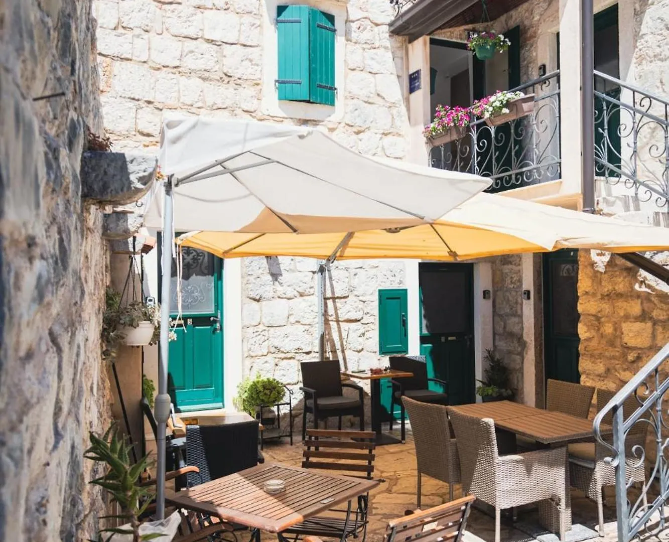 Apartments & Room Kartolina  Split