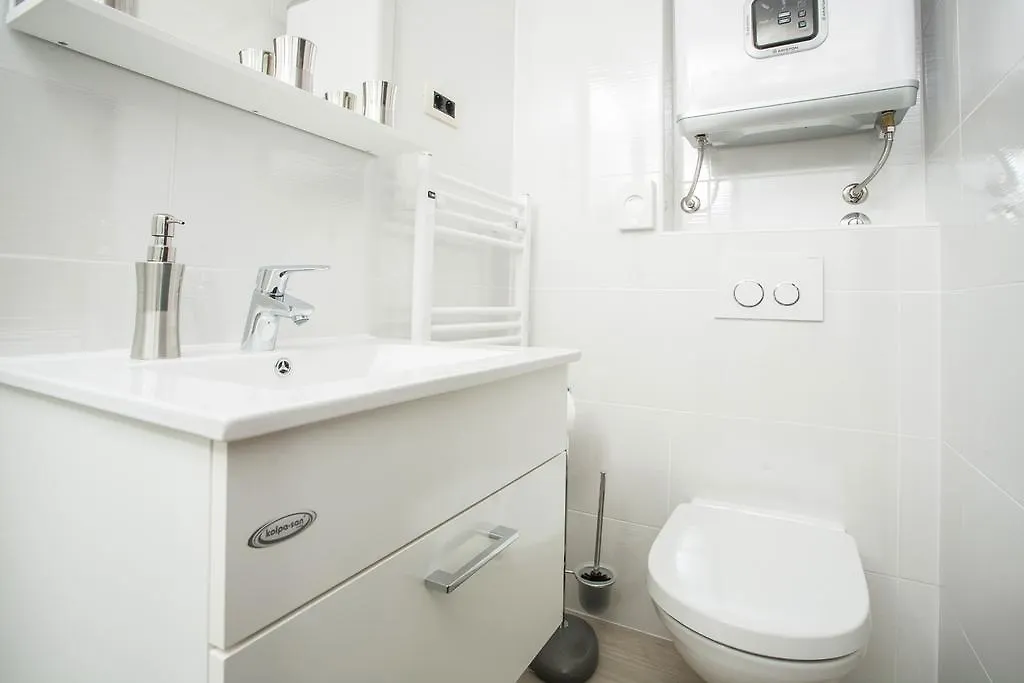 Apartments & Room Kartolina