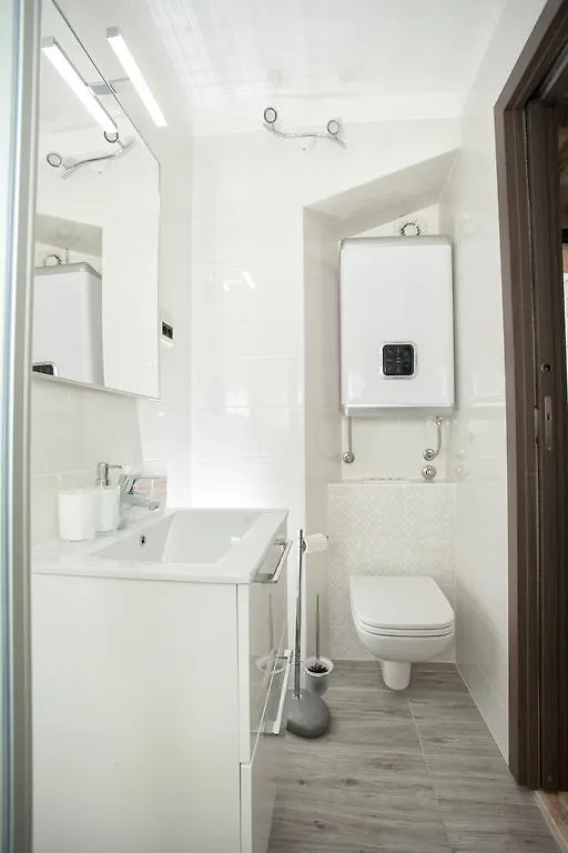 Apartments & Room Kartolina