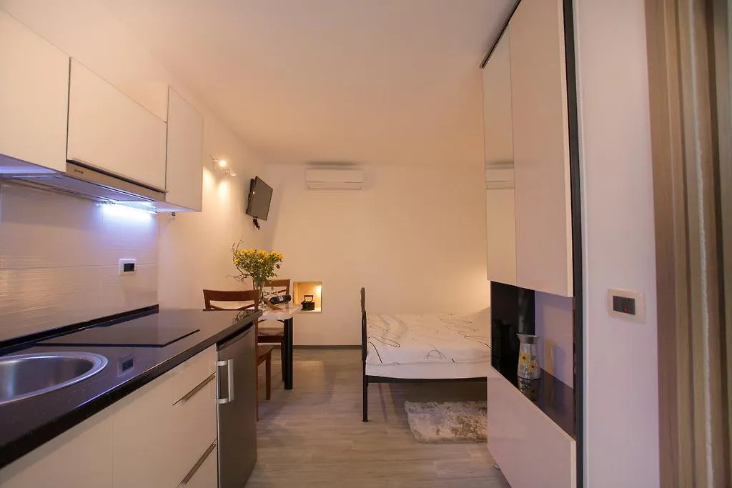 Apartments & Room Kartolina 0*, Split
